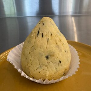 Coxinha de Batata Doce com Frango e Tomate Seco (UN)