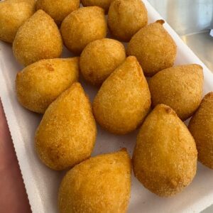 Coxinha Pequena de Frango (Bandeja)
