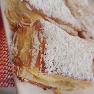 Mil Folhas com Creme de Maracujá (KG)