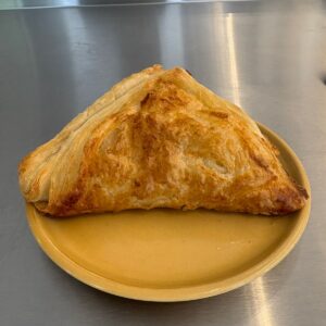 Queijada Recheada com Queijo (KG)